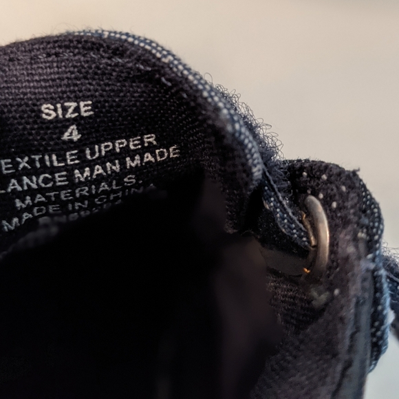 Toddler blue bootie sneaker.  Toddler: size 4 - Picture 6 of 11